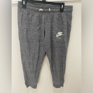 Nike Gray capri Sweatpants Elastic Cuffs and Drawstring Waist women’s medium